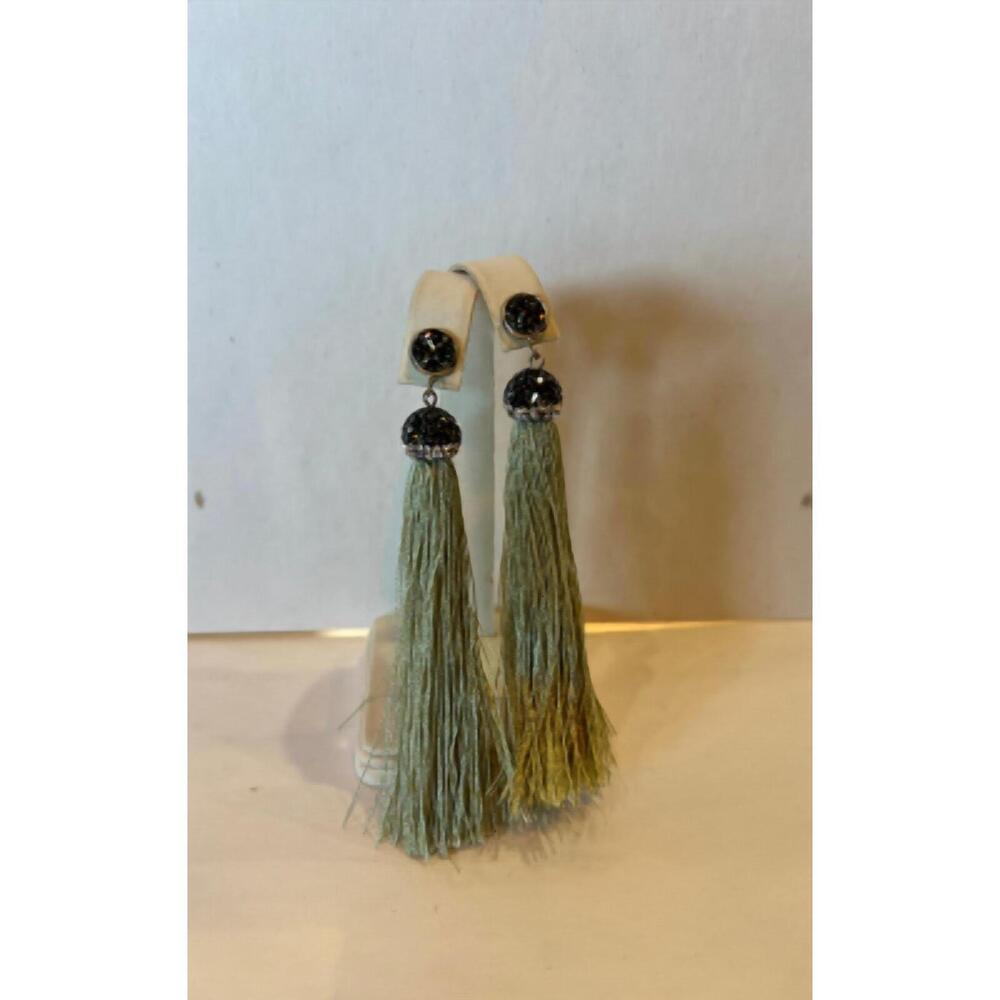 NEW SONYA'S drop fringe earring in sage green/grey